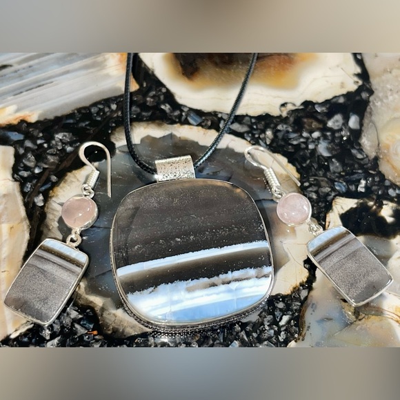 Blue Oweyhee Opal & Rose Quartz Pendant & Earrings - Picture 5 of 10